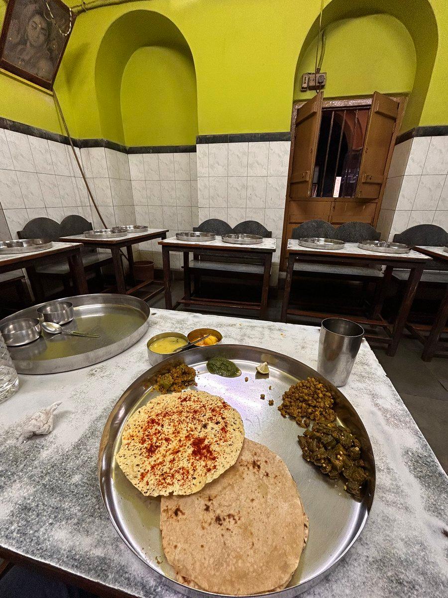 Lunch at my fav Pure veg Gujarati Basa which is running for decades serving Gujarati traders in Bara Bazaar! All pure Ghee cooked food.
