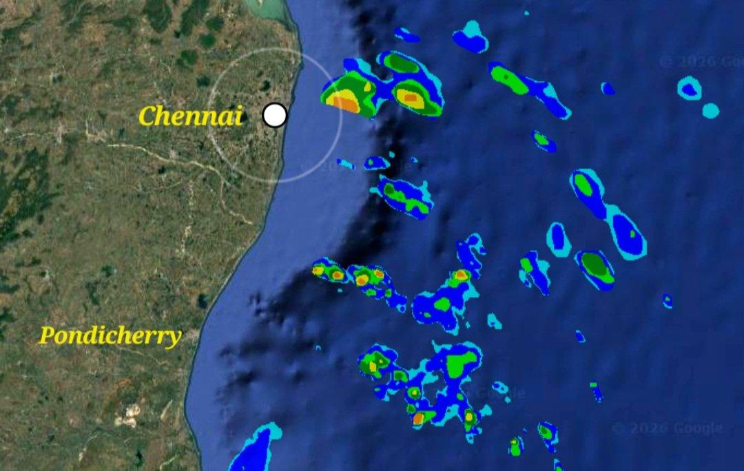 ☔️ Rain Bands from sea for the first time moving towards TN coast!! Chennai city and entire TN coasts will start to have Light/Moderate Rains in upcoming hours. Hope we witness Rainy morning tomorrow