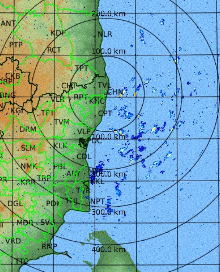 Rains likely to commence over Chennai(ktcc) to Cuddalore coastal belt by early morning hrs as more tiny storms continuous to bloom over sea. While coastal delta & it's surroundings seeing rains since