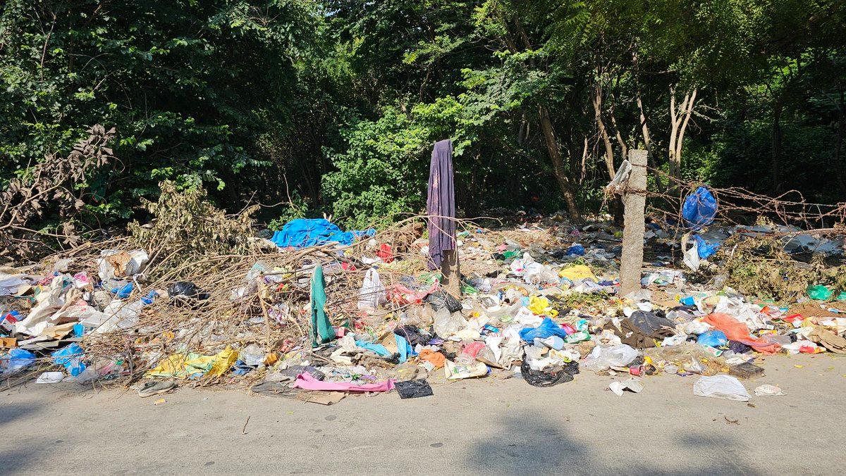 RT by @bluntarmor8977: Its the same problem in ##Hyderabad shameless fools throwing #Garbage near #trees and destroying the area.
