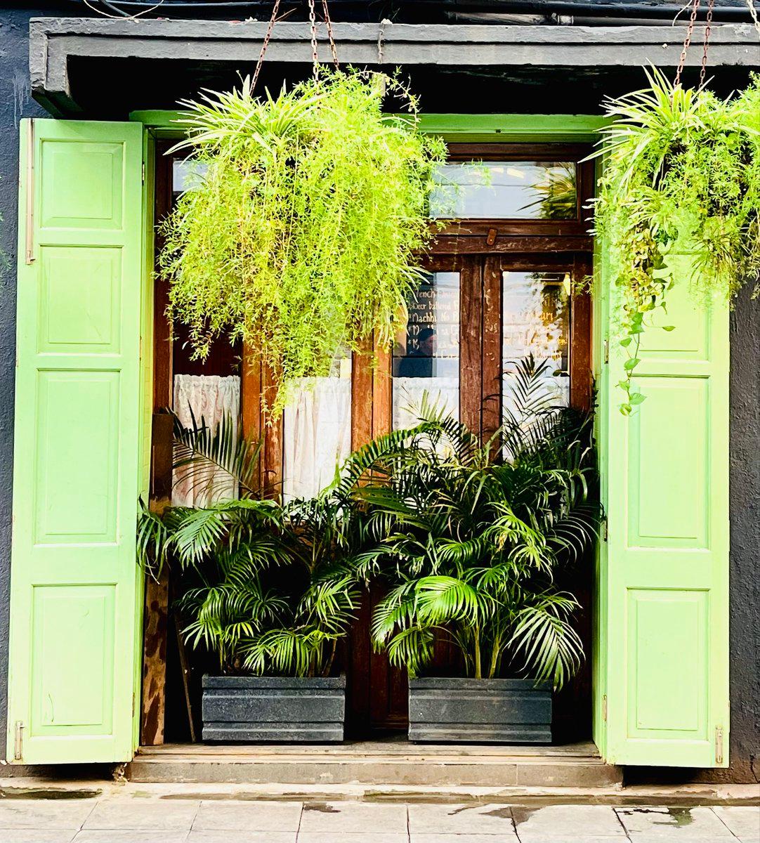 Doors of Mumbai. #Mumbai #Mumbaikar