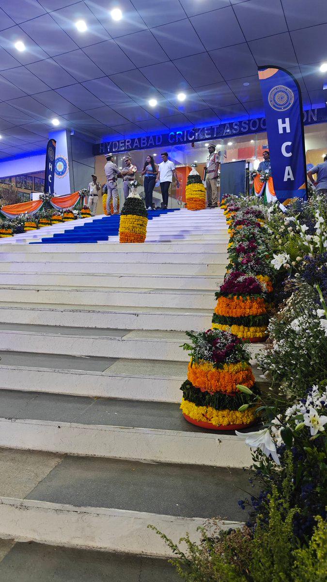 Attended the #IndvWi game in #Hyderabad yesterday, First thing - 1000+ Mahindra EV cars parked inside the stadium making public parking so tiresome. West Indies 6 hitting ability 💪 Indian death bowler