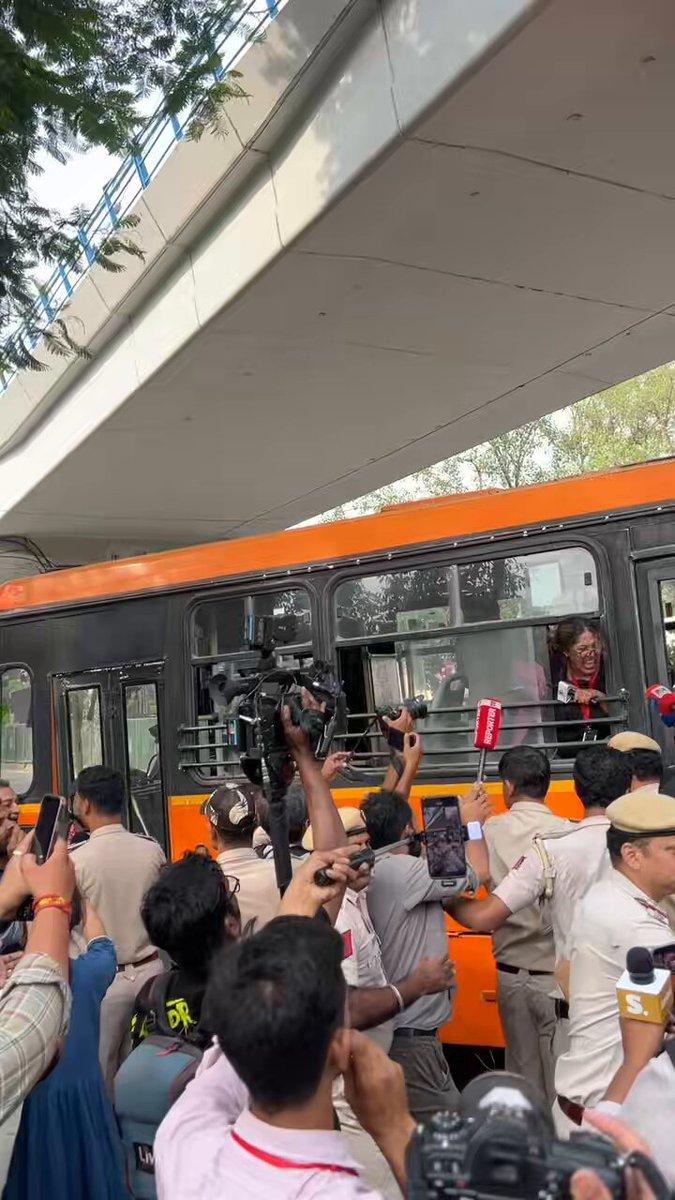 RT by @MnshaP: Police detained journalists covering protests today in , hours after the Supreme Court directed authorities not to obstruct reporters doing their jobs. Video shows a journalist be