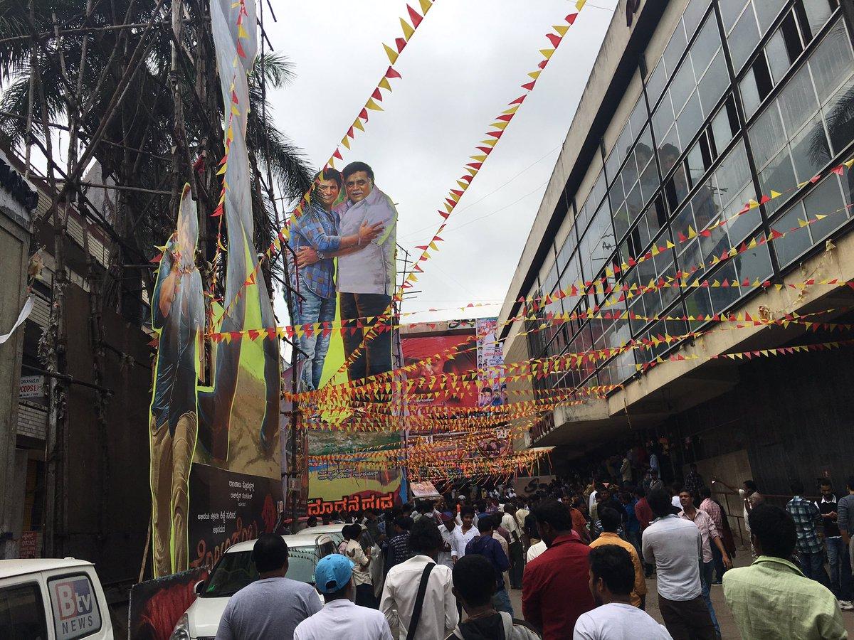 RT by @YuuichiKitagiri: Watch Video - Release Crazy at theater https://www.facebook.com/chitraloka/videos/1115147535240778/