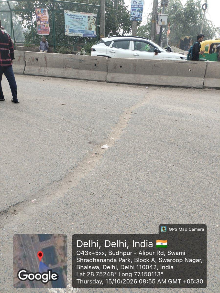 का ये रोड पिछले काफी महीनो से ठीक नही हुआ @DelhiPwd ने 3 जुलाई को कंप्लेंट दर्ज करी थी पर कुछ हुआ नही @PMOIndia @gupta_rekha @LtGovDelhi @DelhiComplaint @Dillisocial @NHAI_Official @1033_Helpli