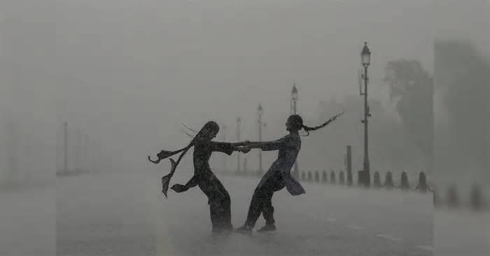 Delhi may get rain today, heavy showers likely in parts of South India