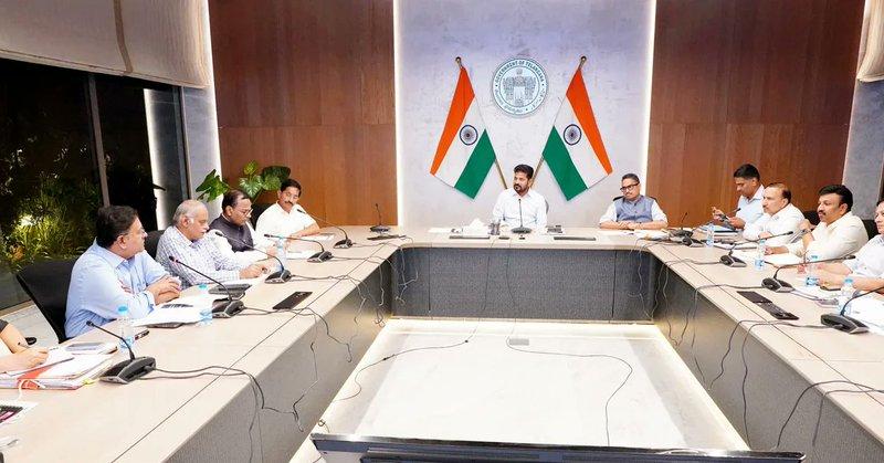 CM Revanth Reddy Warns Officials of Suspension Over Power Cuts Amid Telangana Drought https://www.telanganatribune.com/cm-revanth-reddy-warns-officials-of-suspension-over-power-cuts-amid-telangana-dro