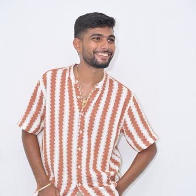 Looking for a Dandiya partner in Hyderabad this Dussehra 💃🏻🥹 If you’re also looking for someone to go with, let’s connect and plan a night full of music, dancing and fun! ❤️✨ #Hyderabad #DandiyaPartne