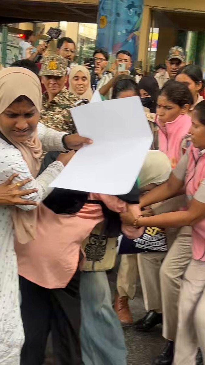 RT by @azimhanif26: : Female protesters were brutally dragged and detained outside R K Ashram Marg metro station earlier today at 3 pm. Video: Ahmer Khan