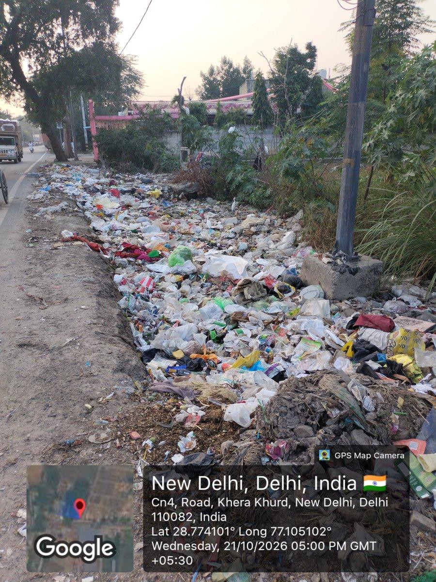 ऐसे ही गंदी रहेगी क्या? किसी भी अफसर या नेता को कोई फराक नही पड़ता। @CAQM_Official @MCD_Delhi @gupta_rekha @LtGovDelhi @PMOIndia @praveshwahi @DmcNarela @rajkaran4bjp @yogenderchando1