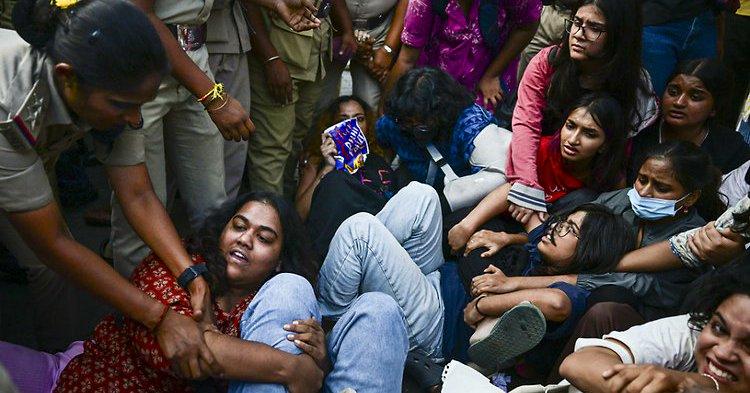 Priyank Kharge orders review of police action during Bengaluru protest, stresses right to dissent https://uvnews.in/co11hf4