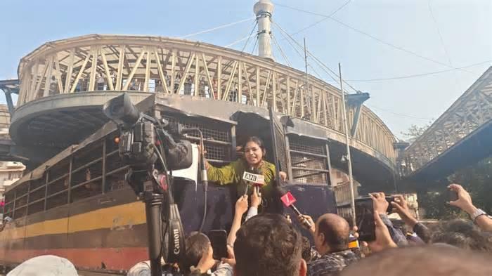 After Delhi, now Mumbai: Police shut August Kranti Maidan, detain hundreds backing CJP