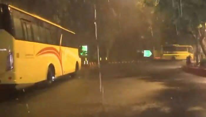 Delhi-NCR wakes up to heavy rain, thunderstorms; IMD issues red alert