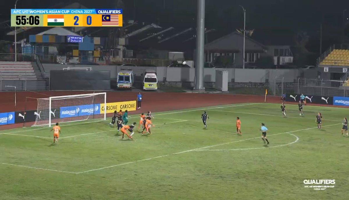 Yesterday, Soham was mesmerizing. Today its Anushka's turn.Once Anushka hits it ...it stays hit!!! @IndianFootball got a special player. fans should notice. She will be playing for Kic