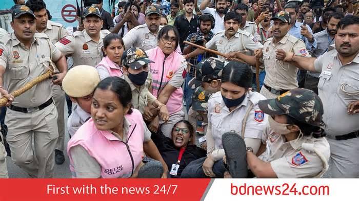 Delhi police detain journalists covering protests despite press IDs