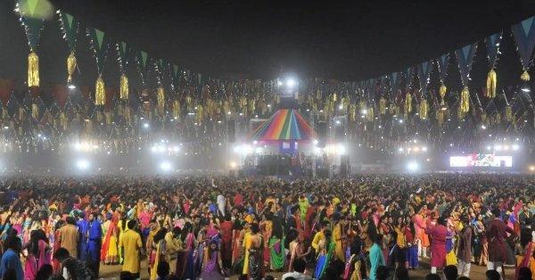 Pune, ready to play garba? From PCMC to Kharadi, here are 21 garba and dandiya events happening across Pune this Navratri, with dates, venues and ticket prices starting at just ₹150. Save this list an