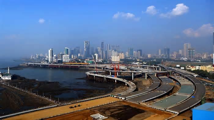 BMC notice to L&T for using construction debris on Mumbai coastal road