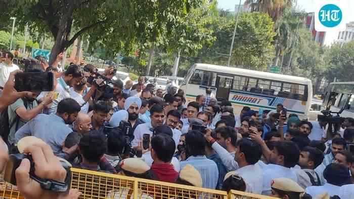 AAP Delhi protest highlights: AAP's Saurabh Bharadwaj, Jarnail Singh detained during protest against Delhi minister