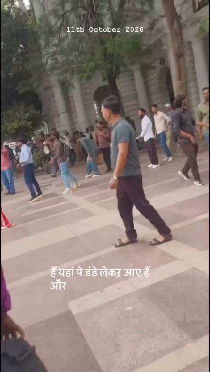 RT by @SattarFarooqui: If want to see S∆NSK∆RI, they're here. Ek ladki se darr kar bhaag gaye! 😭 😭 🔥 🔥 🔥