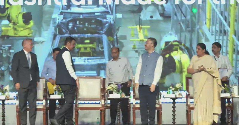 RT by @Yus90363: #Pune @Dev_Fadnavis officially inaugurated Hyundai Plant in Talegaon. Hyundai to invest additional ₹4000 cr in Pune Plant to take production to 320,000 cars per annum from current cap