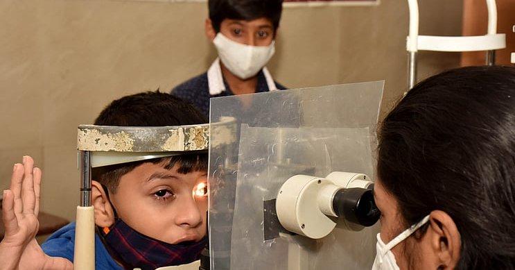 Bengaluru's Minto Eye Hospital reportedly treated 37 firecracker-related eye injuries, including 20 bystanders. @AravalliBachao @thebetterindia #BanFirecrackersInIndia #SayNoToFirecrackers #Bengaluru 