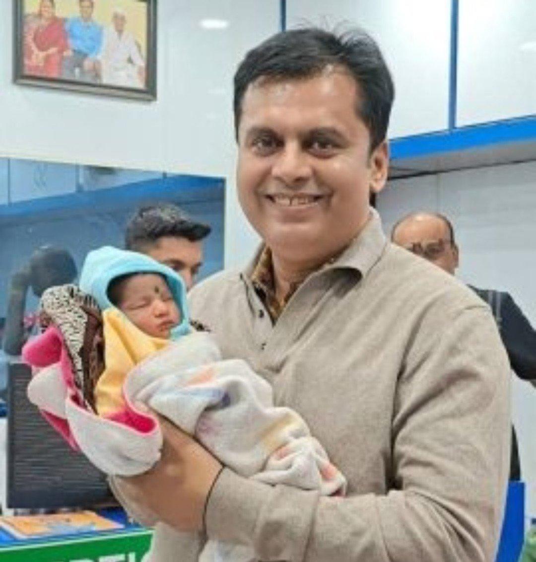 #Pune #Hospital #Doctor #Ganesh Wonderful human being Salute to you doctor