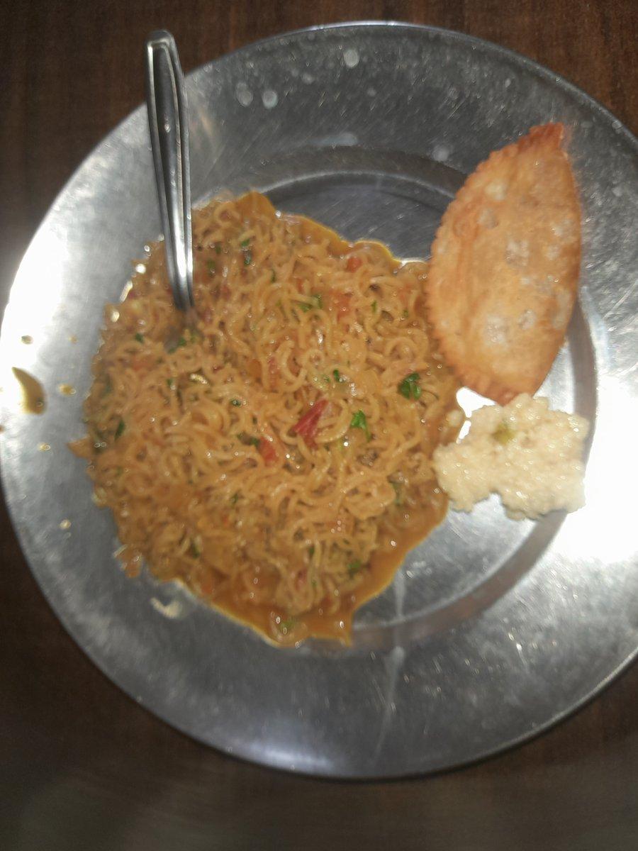 Patanjali atta noodles with little Tadka with sarson, onion, tomato, dhania tastes just superb. Sath mein fresh narial karanji and navratri ki malai barfi..