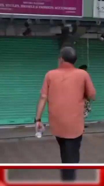 RT by @hamindiawale666: Another heartbreaking incident emerged from . A young boy who was simply walking by, not protesting, was beaten up and his phone was smashed.#DelhiـPolice