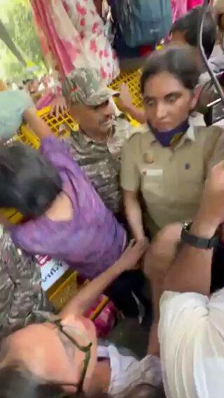 RT by @pradeepbelagal: ANOTHER DAY……THIS TIME ITS A FEMALE POLICE…. taking out on Journalist AGAIN with …….