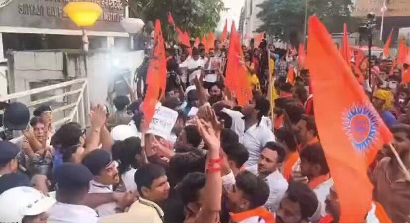 If you are wondering why such a post! Watch the video. This is what happened yesterday as outsiders wanted to break the gate and throng inside . But the Ministry of Information is only