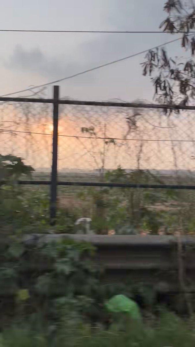 Captured a beautiful glimpse of sunset, but why is Bellandur lake so dried up😔 @krishnabgowda , Sincere request to protect this lake🙏