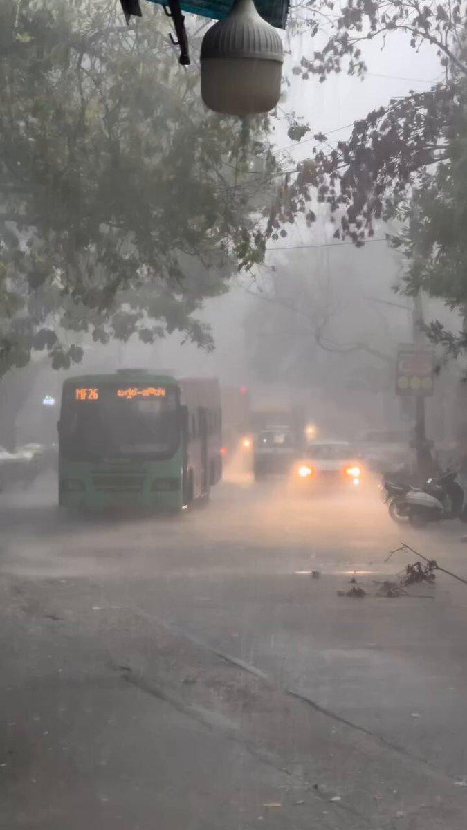 RT by @snobfielder: city 43 mm till 5:30 AM. City AWS 39.5 mm With 43 mm recorded now, the city’s rainfall total for the year stands at around ~700 mm, against an annual average of 1,040 mm