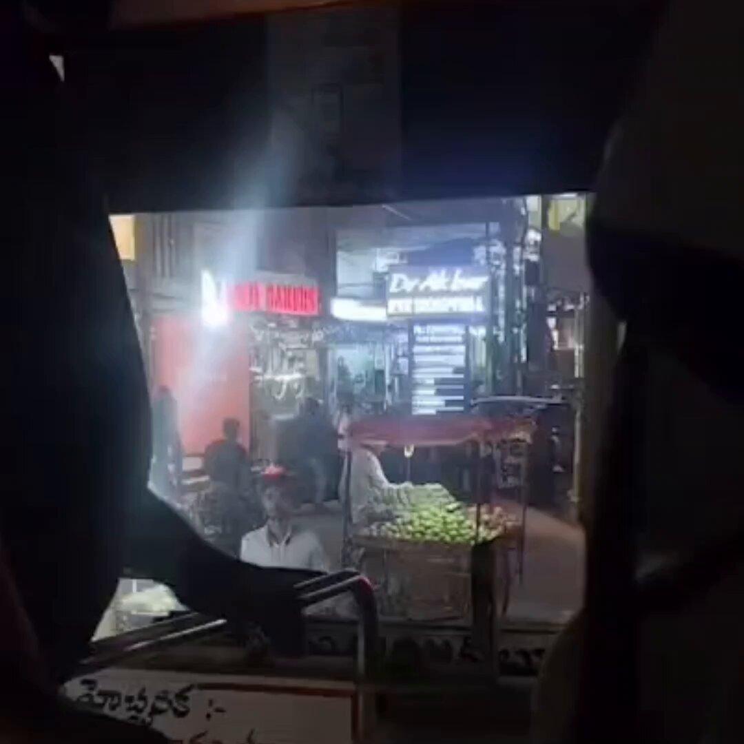 RT by @HYDDeccanNEWS: : assaults driver in ; goes A road-rage incident escalated after a Maruti XL6 allegedly scraped a @TGSRTCHQ bus, b