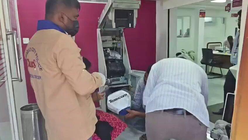 : Unidentified thieves allegedly used gas cutters to break open an Axis Bank ATM near Satamrai in Rajendranagar and fled with around ₹32 lakh in cash. Police reached the spot and launched a