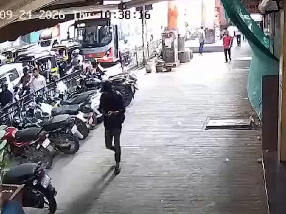 🇮🇳 A 49-year-old man was crushed by a section of a balcony that suddenly collapsed as he walked past an abandoned warehouse in , , on September 24. He was rushed to hospital with severe i