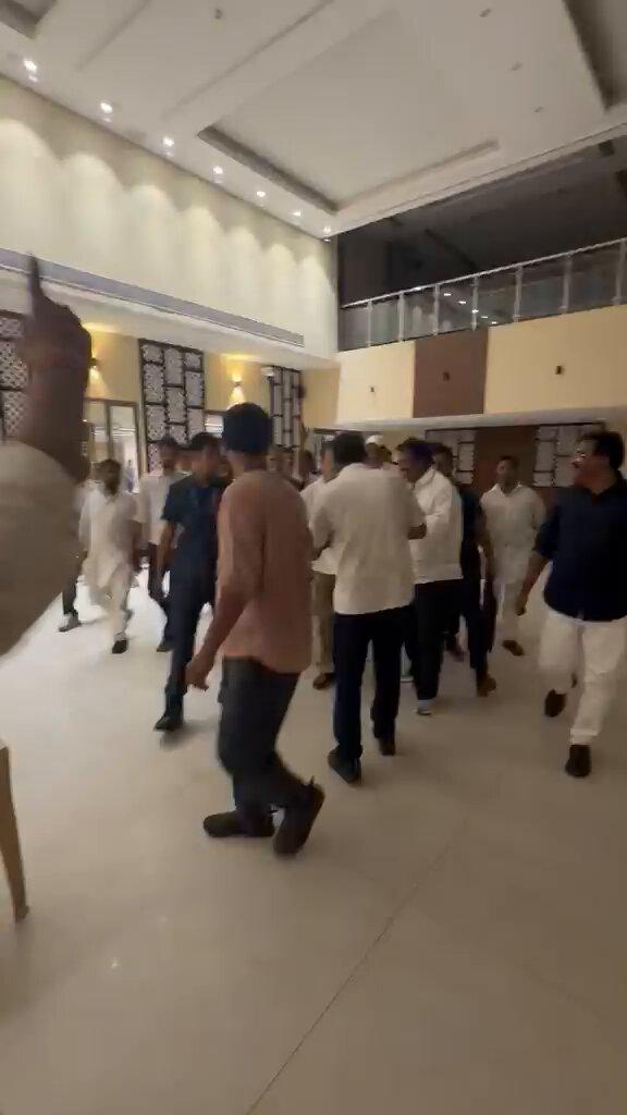 RT by @Srsseth: Leader of Opposition Mr @RahulGandhi ji detained and brought to Kingsway Camp, by Police