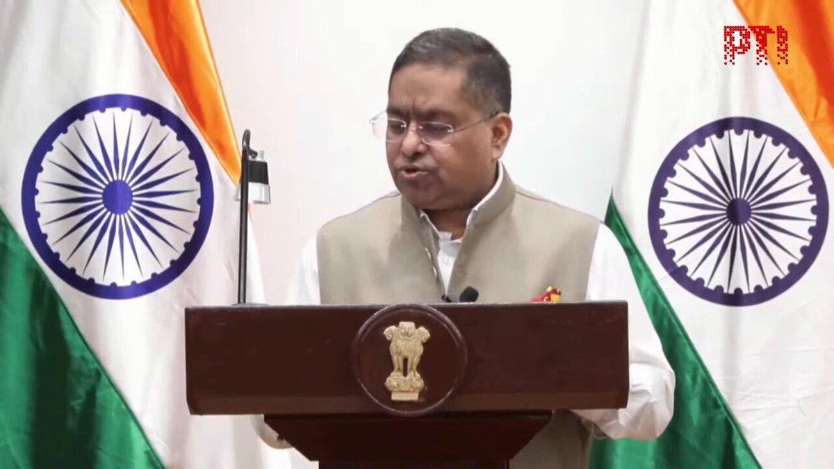 VIDEO | Delhi: MEA Spokesperson Randhir Jaiswal said, "Following up with Russian authorities for updates on 69 Indians reportedly with Russian army." (Full video available on PTI Videos - https://ptiv