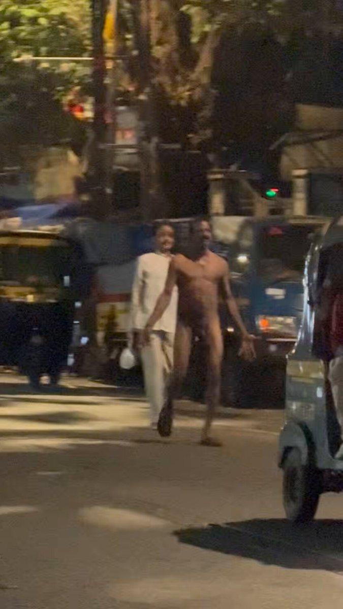 Urgent attention needed @MumbaiPolice! A habitual offender Prakash Gupta is roaming naked on the streets of mulund abusing residents, women, and creating severe public nuisance. Please take immediate
