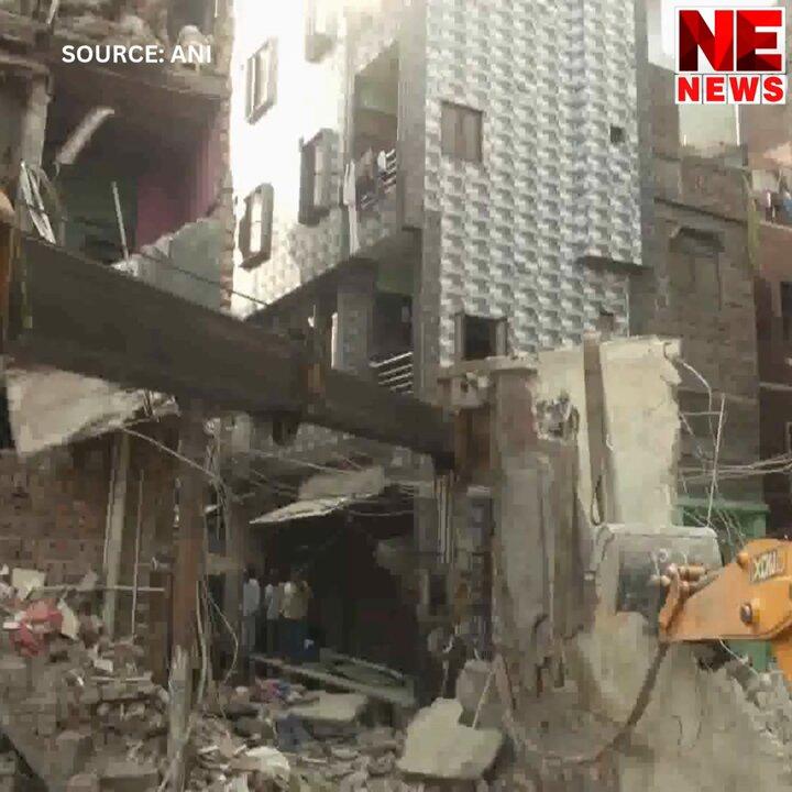 A four-storey residential building collapsed in Delhi’s New Seemapuri area near Idgah Machhli Mandi. Police have so far recovered the bodies of three women and a child. Search and rescue operations re