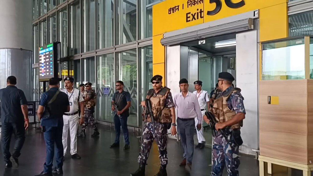 RSS Chief Mohan Bhagwat arrived in Kolkata, marking his visit to the city. 🇮🇳