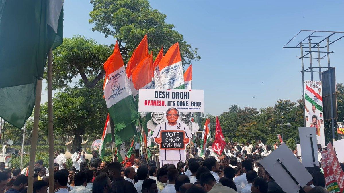 RT by @Arzubairsyed01: Congress organise protest against Commission chief in .