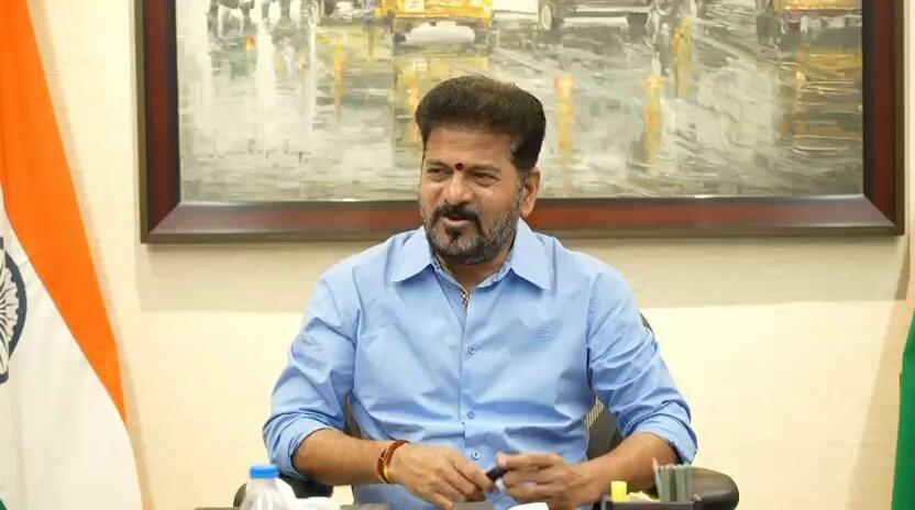CM REVANTH'S HYDERABAD’S INFRASTRUCTURE PUSH: FASTER FLYOVERS, SMOOTHER TRAFFIC, SMARTER WATER USE! Chief Minister A. Revanth Reddy today directed officials to fast-track flyovers and underpasses acro
