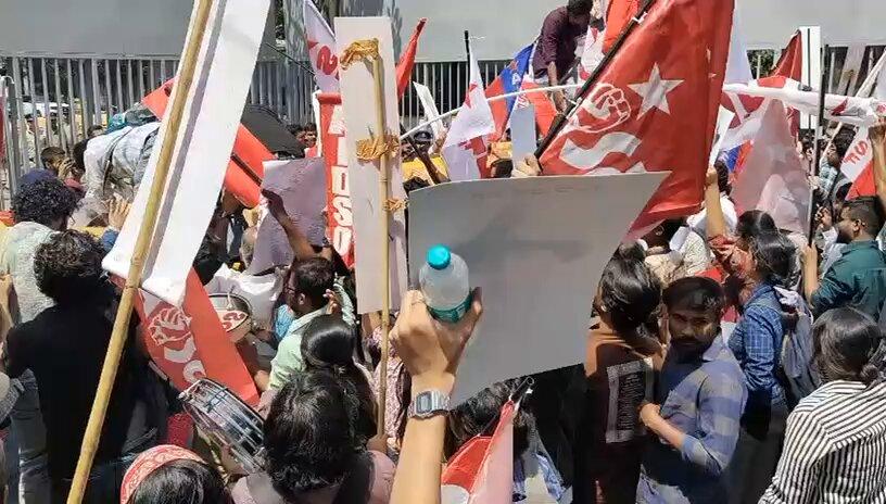 At least 50 students from the All India Students’ Association, who were protesting against the SIR and demanding the resignation of CEC Gyanesh Kumar, were detained by the police at Freedom