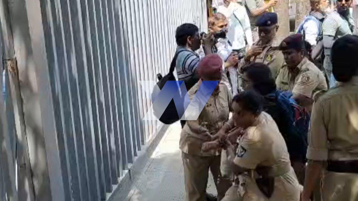 Police Take Student Protesters Marching to EC Office in Bengaluru into Custody; AISA Slams Crackdown ​Bengaluru ​Tensions escalated in on Saturday after police took several members of Left