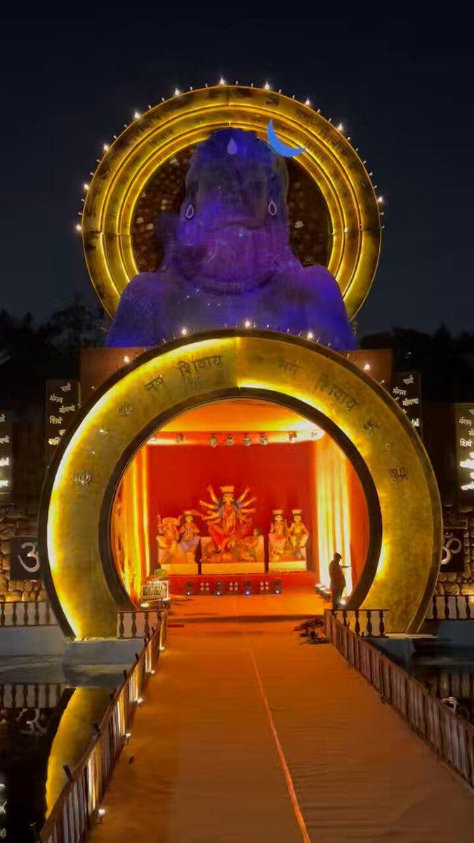 THIS IS ONLY POSSIBLE DUE TO @SuvenduWB da 😭😭😭🙏🏼🙏🏼🙏🏼 GOOSEBUMPS! 🔥🔥🔥 Har Har Mahadev! Jai Maa Durga! 🚩 This loud Shiva Music! 🔥🔥🚩🚩 #DurgaPuja #Kolkata
