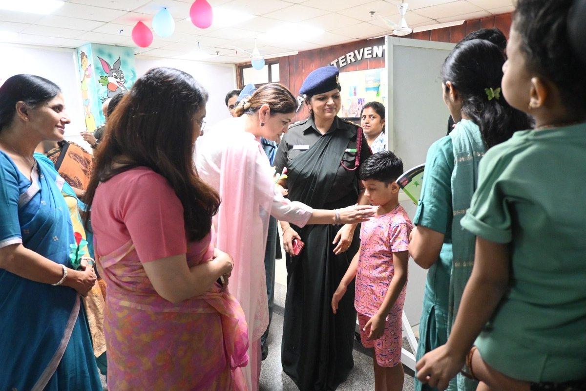 Mrs Anupama Pushkar, Regional President, , visited the Early Intervention Centre, Department of Paediatrics, and ‘Shravan’ Speech Therapy Centre, Department of ENT, at Command Hospita