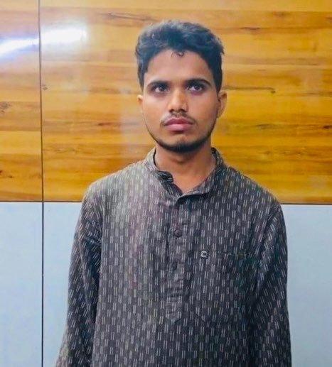 This madrasa product Nadeem Ahmad is. Delhi Police has arrested 24-year-old Nadeem Ahmad in the case of creating and viralizing an objectionable poster made with AI of ADCP Vivek Bhagat. He has admitt