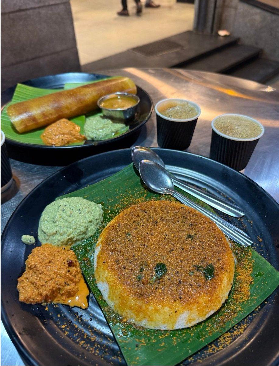 Bangalore evenings are incomplete without this combo. 馃構 Crispy dosa, a little extra ghee, and filter coffee on the side. Simple food, full Bengaluru feels. 鉂わ笍鈽曪笍