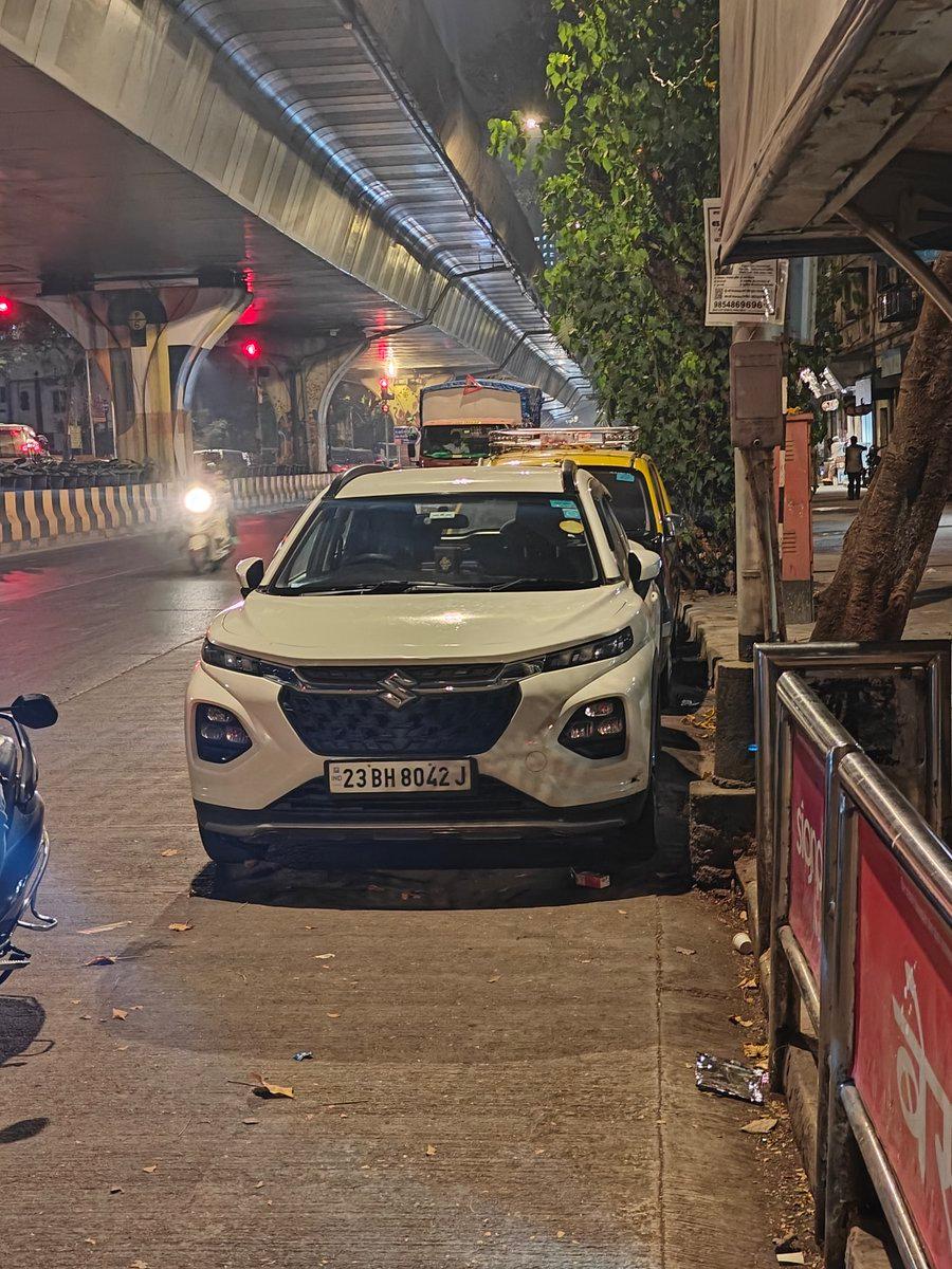 23BH8042J parked Illegally blocking bus stop and taxi stand on eastern express Highway in noparking zone outside Victoria building Dr BA Road E @MTPHereToHelp @CPMumbaiPolic
