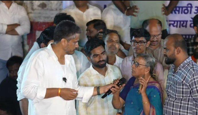 रात्रीचे 1:11 वाजता या मावशींचीही आंदोलनास हजेरी लावून पूर्णपणे पाठिंबा 🫡🙏 मावशी दादांना म्हणताय की, मुलं ज्यांचा राजीनामा मागतायत त्यांचा राजीनामा घ्यावा 🫡🫡🫡🙏🙏 िद्यार्थी_सत्याग्रह ंदोलन